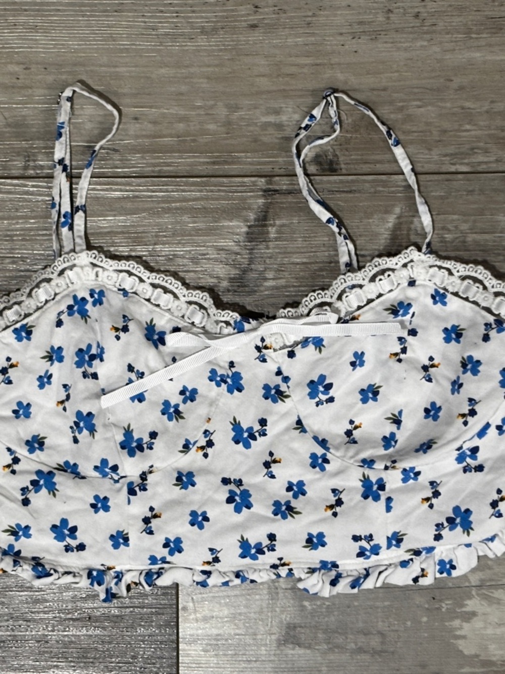 Aéropostale White Blue Floral Smocked Cami Top Lace Trim Size M Cottagecore Y2K